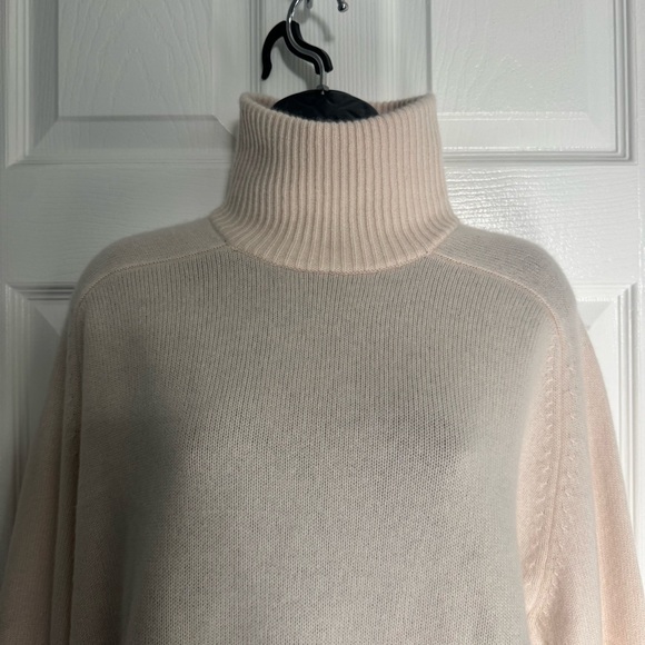 NWT SRG Fayy Elegant Cream Pink Turtleneck Sweater - Size S - Picture 3 of 6